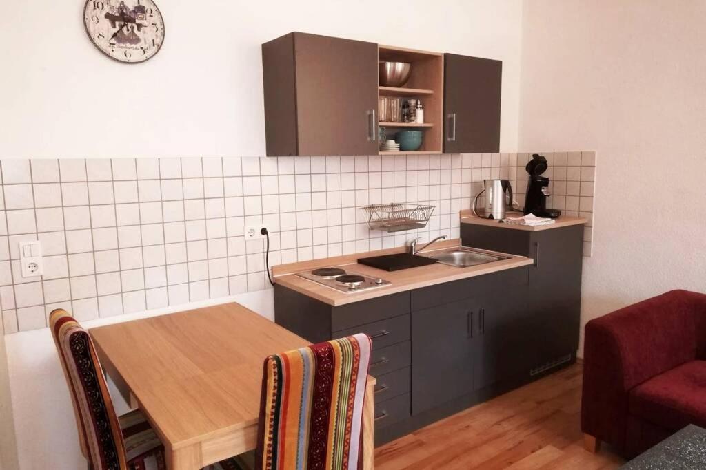 Ferienwohnung - Apartment Mit Balkon In Halle-Saale, Trotha Halle  Zewnętrze zdjęcie